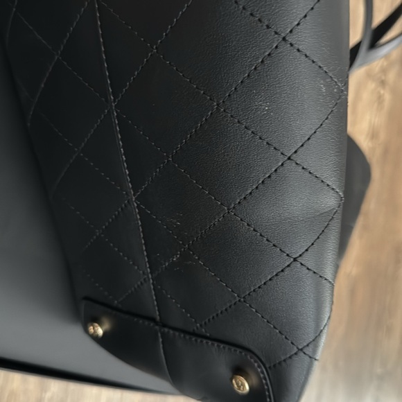Authentic Black Calfskin Quilted Leather Shopping Bag - Picture 13 of 16